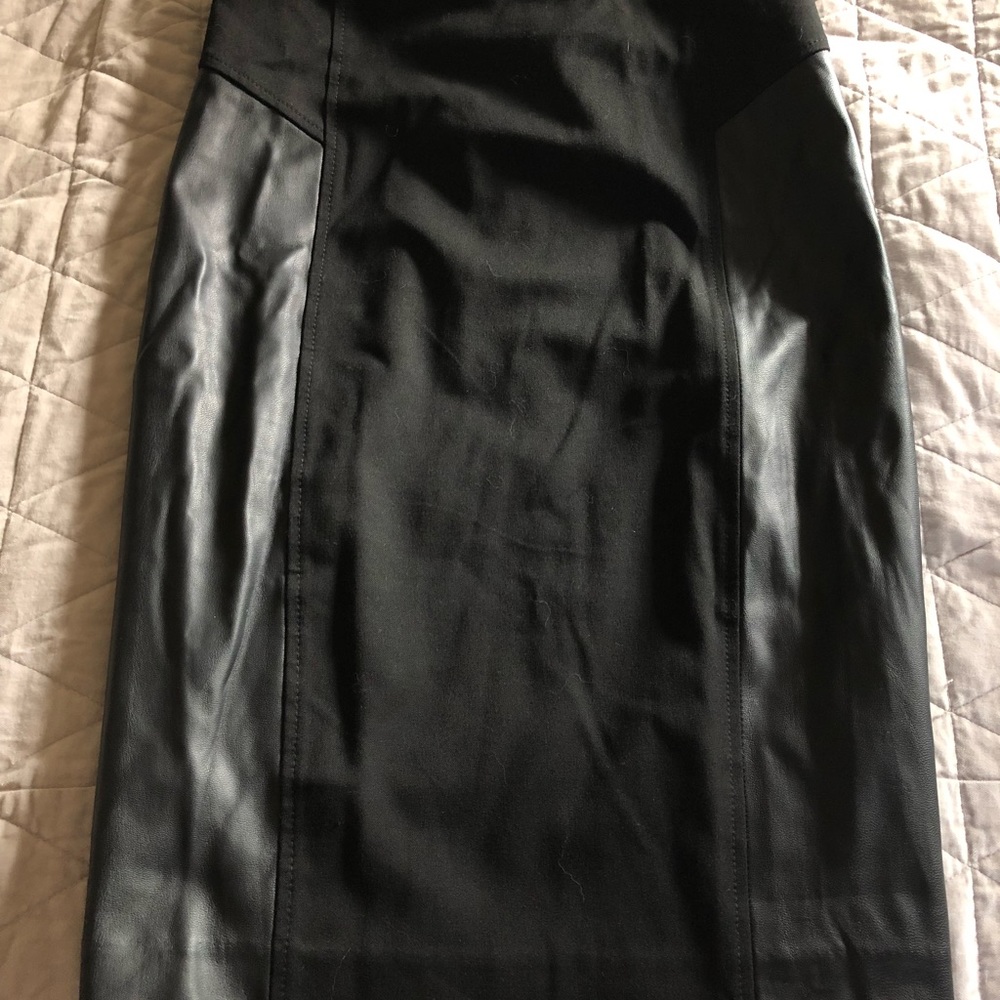 Express skirt leather accent back zipper sexy sz 2